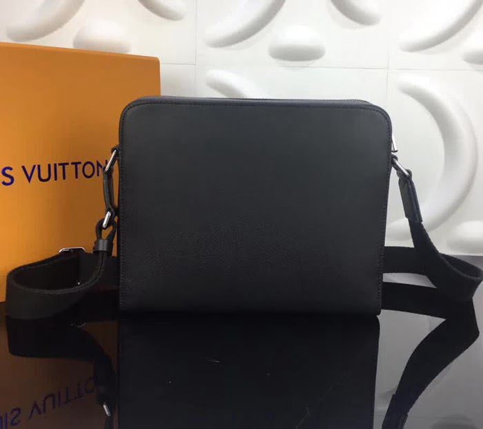 路易威登LV頂級原單M34411ANTON MESSENGER 小號手袋 飾LV品牌標識 Taiga牛皮 YDH1593